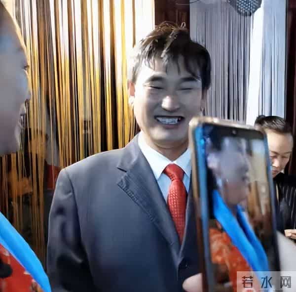 没有那个富贵命,大衣哥传来喜讯,前儿媳陈亚楠终是活成了"笑话"