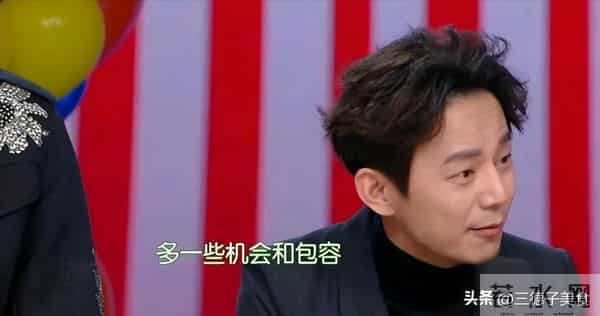 主持人何炅澄清衰老焦虑：我眼神好得很！