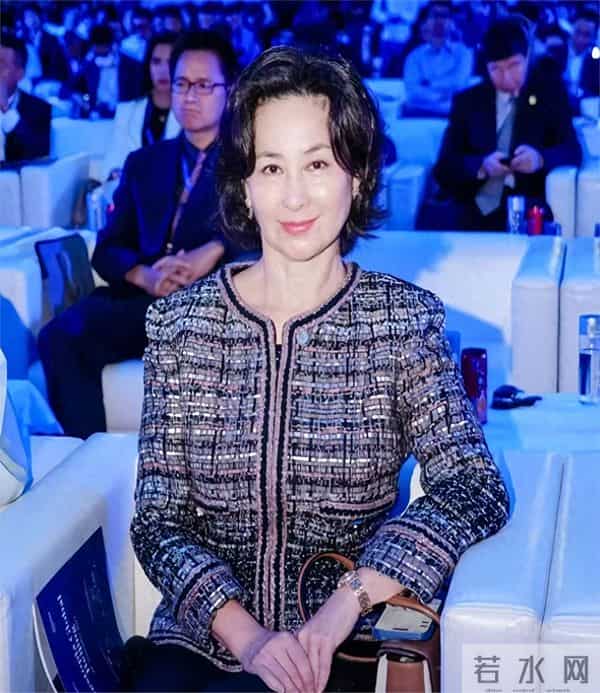 何超琼近况曝光,生图满头白发还有老年斑,和澳门大会判若两人