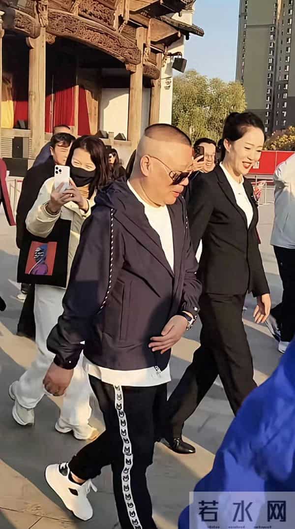 郭德纲造访吉林市，看看这阵仗，试问内娱有几个人能有这排面