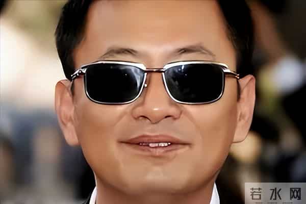 拔出萝卜带出泥！逼疯辛芷蕾、集体嫖娼，王家卫是真的“瞎”了