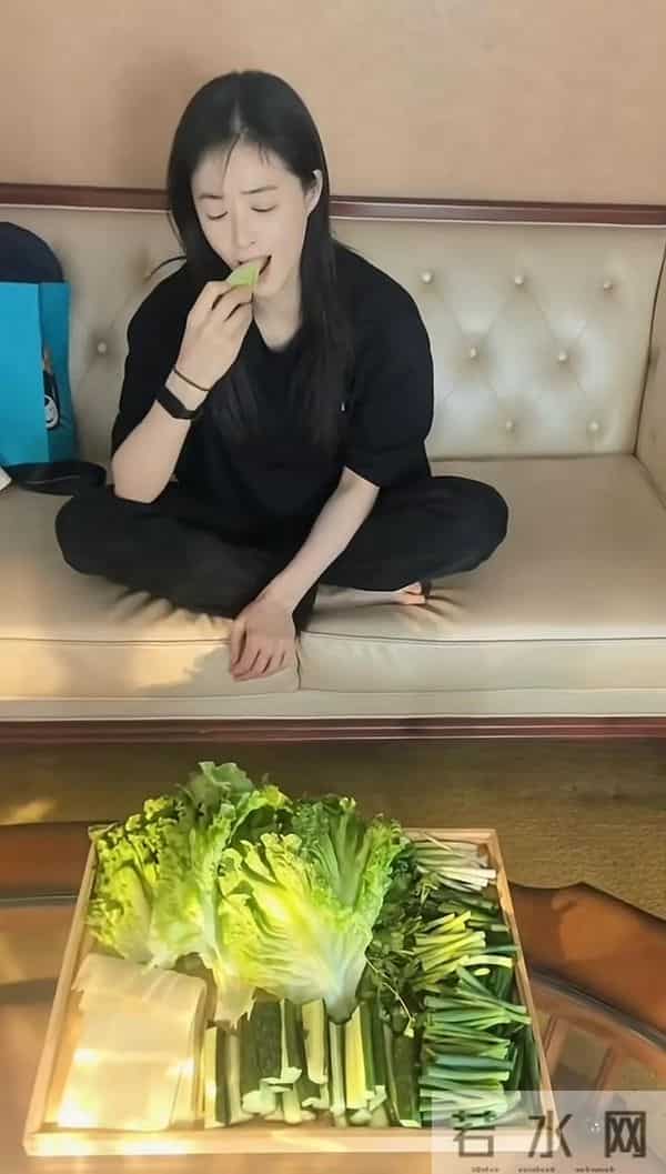 面相全变了!再看42岁蒋欣和43岁孙俪,才明白两人“差别”在哪里