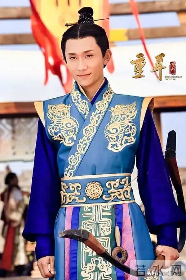 被"发腮"的张一山惊艳,33岁终于长开,网友:杨紫得避嫌了