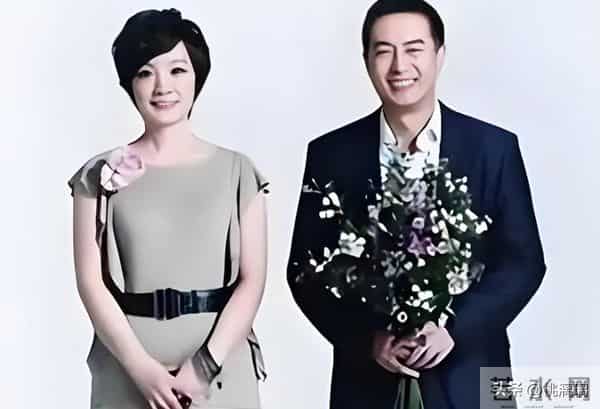 张嘉译娶妻生女很幸福，他的前妻杜珺，如今过得怎样？