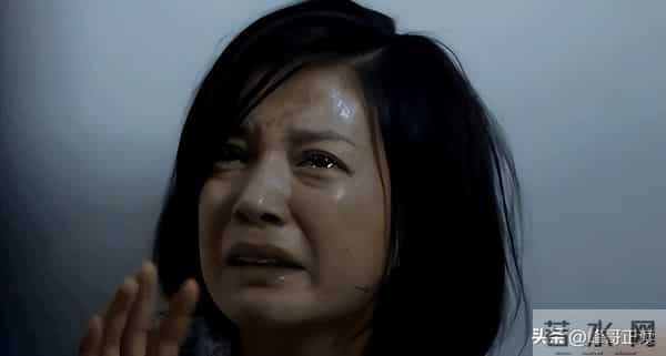 翻身无望!49岁赵薇近况再曝,胃癌传闻真相大白,善恶终有报