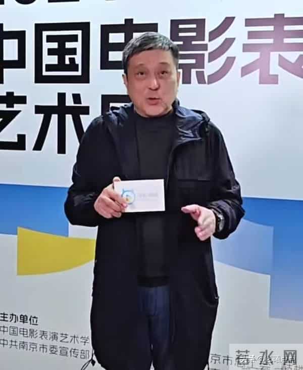 他俩是八十年代真正的银幕帅哥美女,如今发福的模样,你认出没?