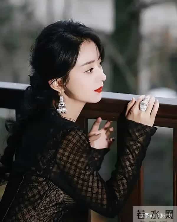 暂别荧幕4个月,赵丽颖宣布喜讯,给内娱的女演员们提了个醒