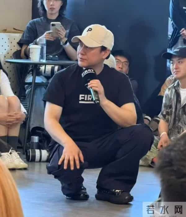 辛芷蕾新片首映礼,张颂文肿又油,蒋勤勤惊艳,高叶咋瘦的皮包骨