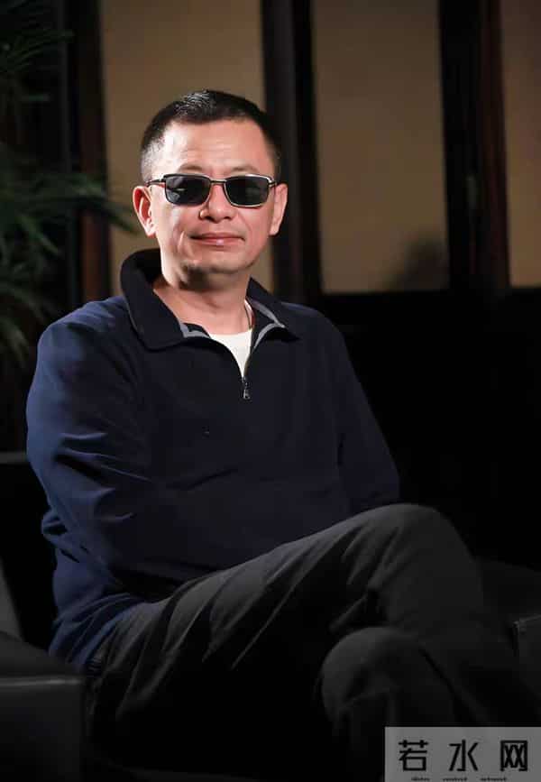 陪玩陪睡只是开胃菜,袭警、舔手指、王家卫集体嫖娼,太烂了