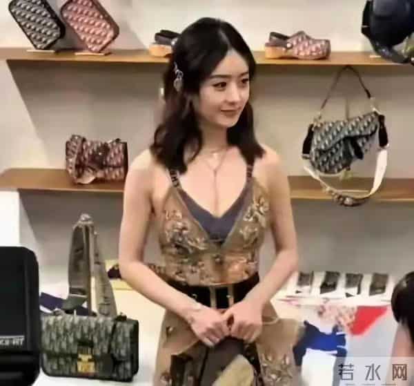 天呐!我第一次看到赵丽颖穿这么性感!皮肤好白 身材简直好到犯规