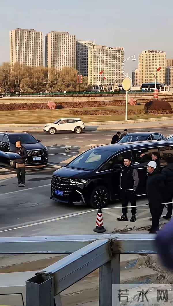 郭德纲造访吉林市,看看这阵仗,试问内娱有几个人能有这排面