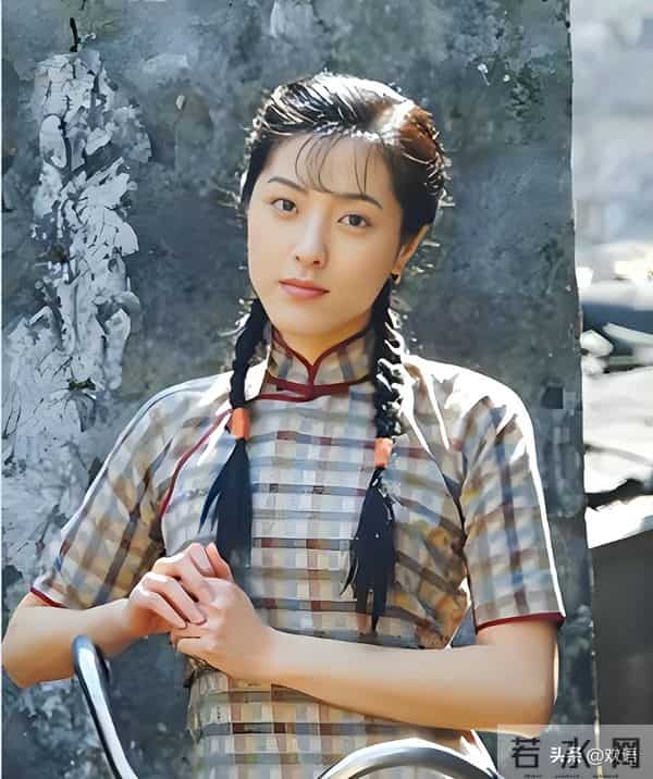 靠美貌征服无数男人,却出道至今零绯闻,49岁回老家种地素颜出镜