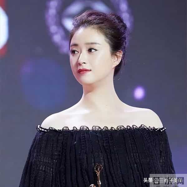 演员蒋欣吃素哭得双眼发红：不想在红毯上被人觉得丑觉得胖