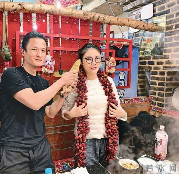 老少恋的残酷，在35岁徐冬冬身上应验了，头疼的何止15岁的年龄差