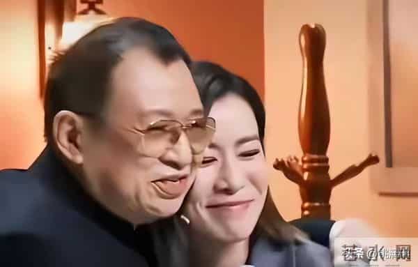 干爹离世10天后，佘诗曼迎来好消息，这下许绍雄可以放心了