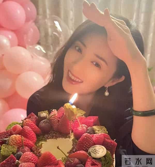 大S离世3个月后,42岁暴瘦脱相毫无美感的蒋欣,给所有人提了个醒