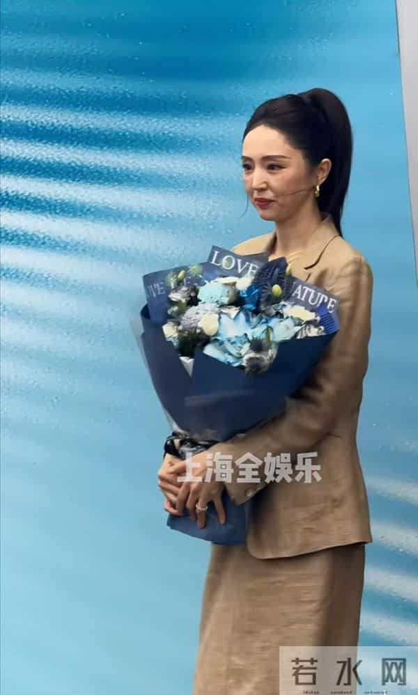 董璇经怀孕传闻后首次公开亮相，面相变得好奇怪，鼻子整失败了吗