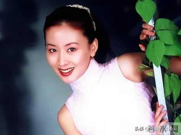 49岁仍单身!曾因“全裸写真”遭全网唾骂,如今她活成了这幅模样