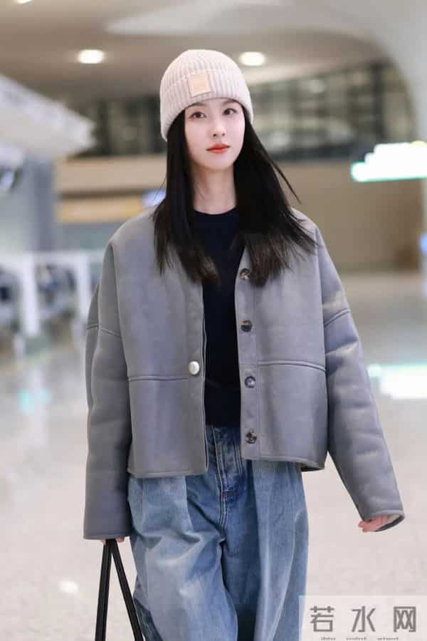 清冷知性风的天花板!陈都灵机场生图曝光,这身造型又鲨疯了