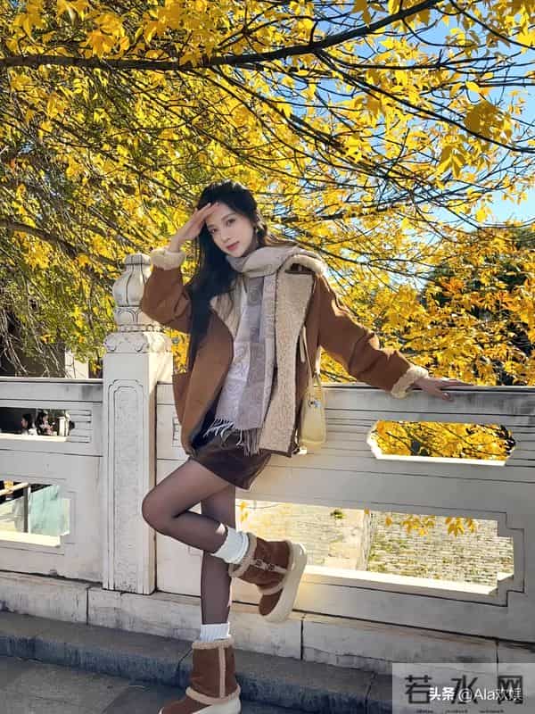肖雨 黑丝美腿 深秋氛围感满满