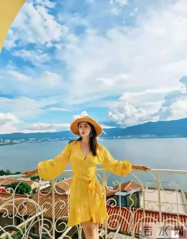 她如果不是私生活太混乱,她现在估计不输杨幂、白露、高圆圆