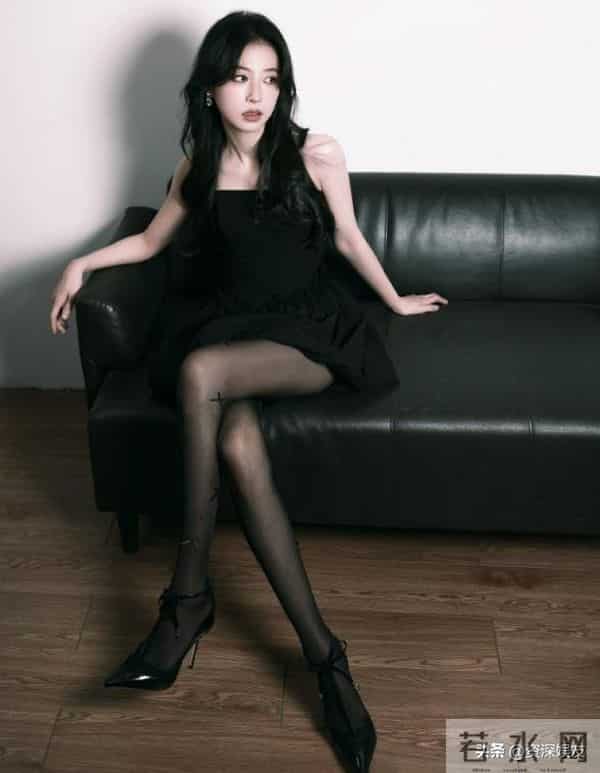 周雨彤 穿上黑丝的腿居然如此顶
