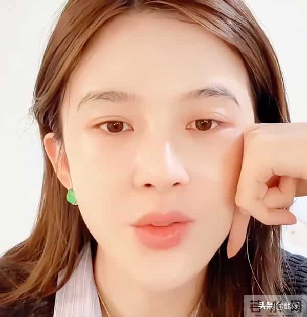 为了流量不择手段,赵樱子自爆认制片人当干爹,如今终受流量反噬