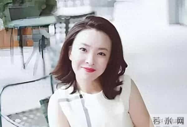 张嘉译娶妻生女很幸福，他的前妻杜珺，如今过得怎样？