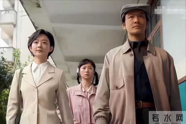 央视多次点名赵丽颖,释放三个信号