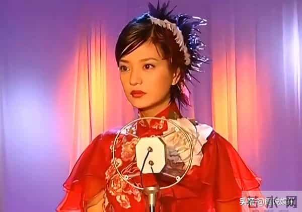 一眨眼没想到曾经火遍大江南北的“小燕子”竟然已经被封杀4年了