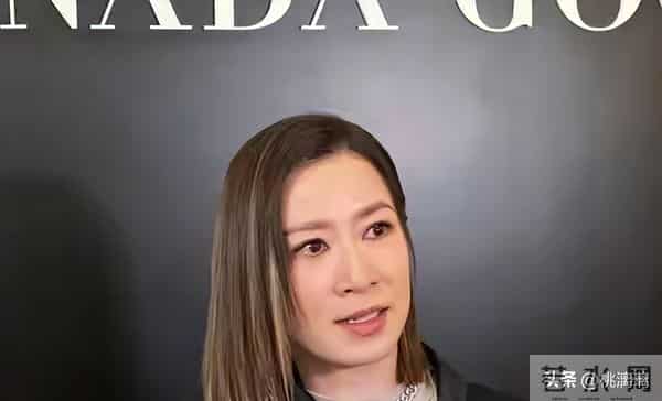 干爹离世10天后，佘诗曼迎来好消息，这下许绍雄可以放心了