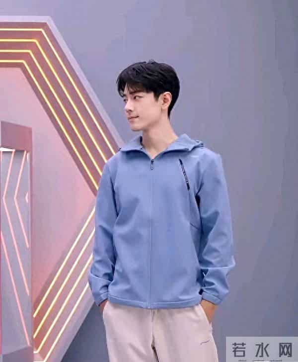 锦州某饭店老板说看到的肖战和屏幕上的不一样?