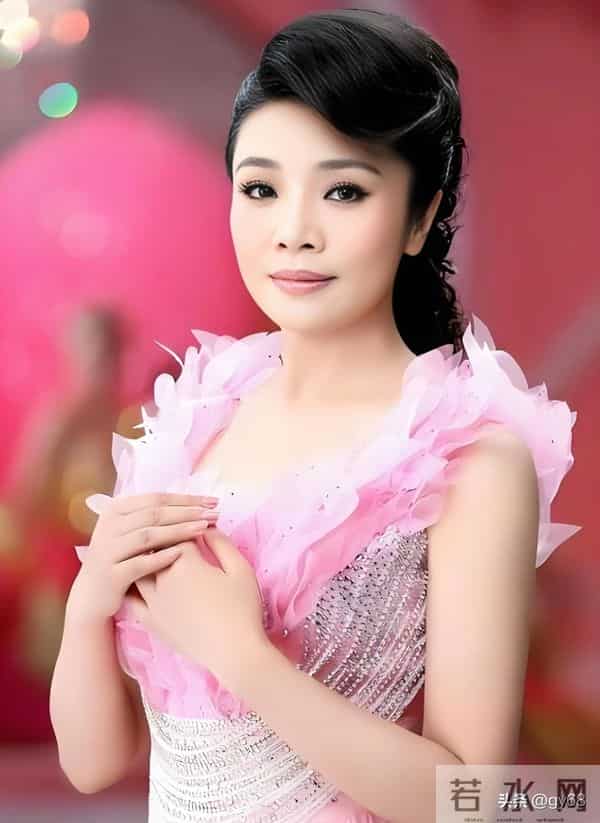 歌唱家李丹阳近况曝光 单身妈妈带娃生活超充实 母女同框画面太温馨