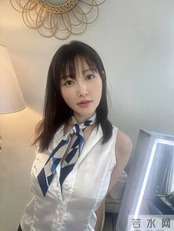 80年人气女神!34岁才正式亮相,相当惊艳啊