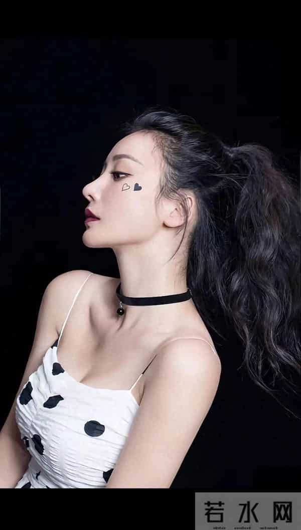 柳岩性感穿搭合集，你喜欢哪一套？