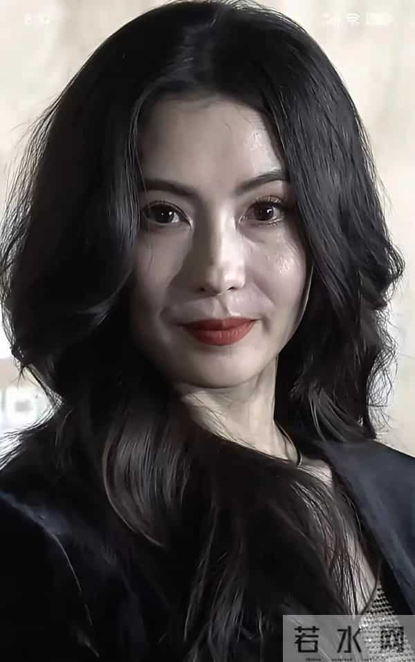 别被网上的照片骗了，这才是原相机下50岁未修图的张柏芝