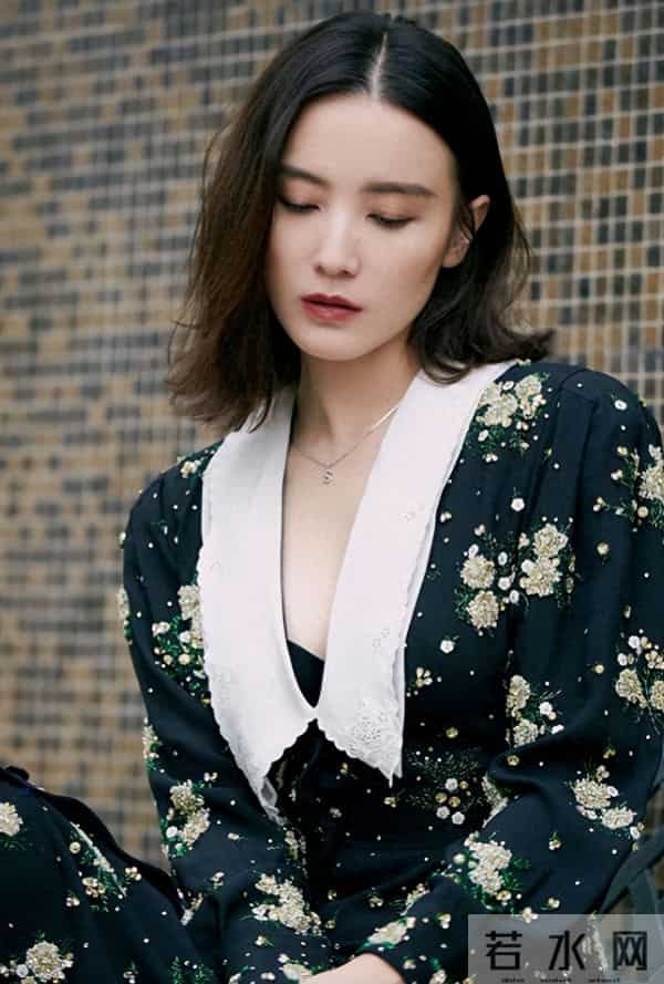 人民日报“点名”刚1个月，宋佳因一个举动，再令所有人刮目相看