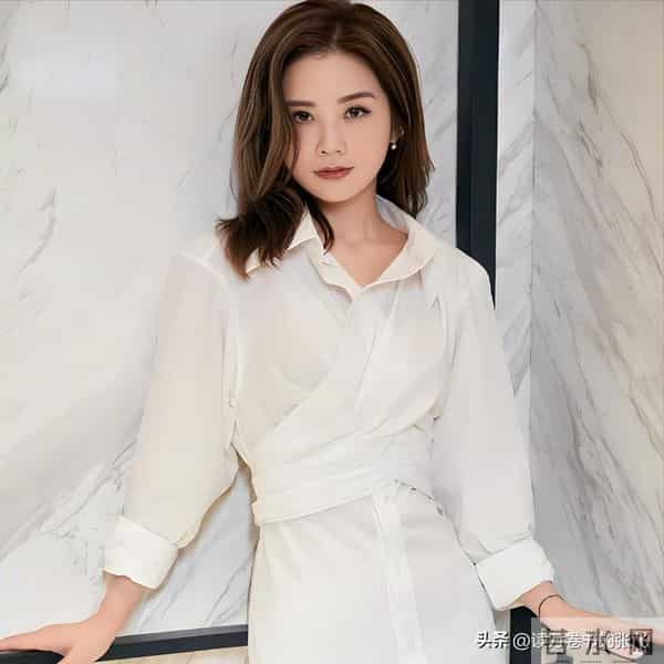 恭喜！香港知名女星蔡卓妍迎来新恋情，和小10岁健身教练正在热恋