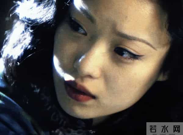 王家卫录音爆出后，靠男人“上位”的倪妮，打了一场漂亮的翻身仗