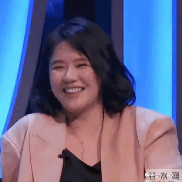 欧豪马思纯分手7年再同框，男方偷瞄女方表情微妙，网友呼吁复合