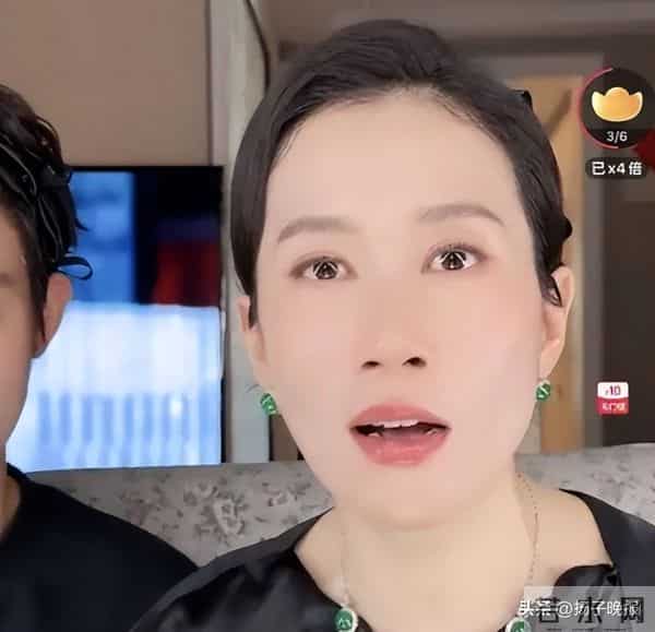 韩国知名艺人IU被AI盗脸宣传赌博网站,手举平板“最高可获300万韩元”;此前1.1万个违规带货账号被处置