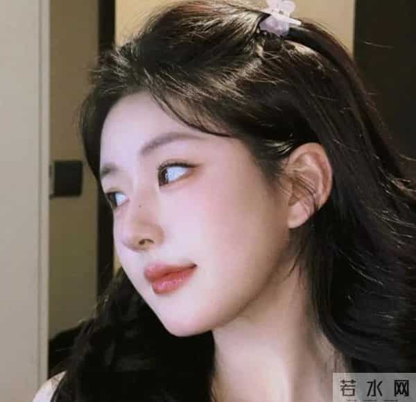 【娱乐小八卦】成毅、肉丝、胆大女、千玺、王一博、丁禹兮、汪苏泷、章若楠、徐若晗、林允、黄小厨