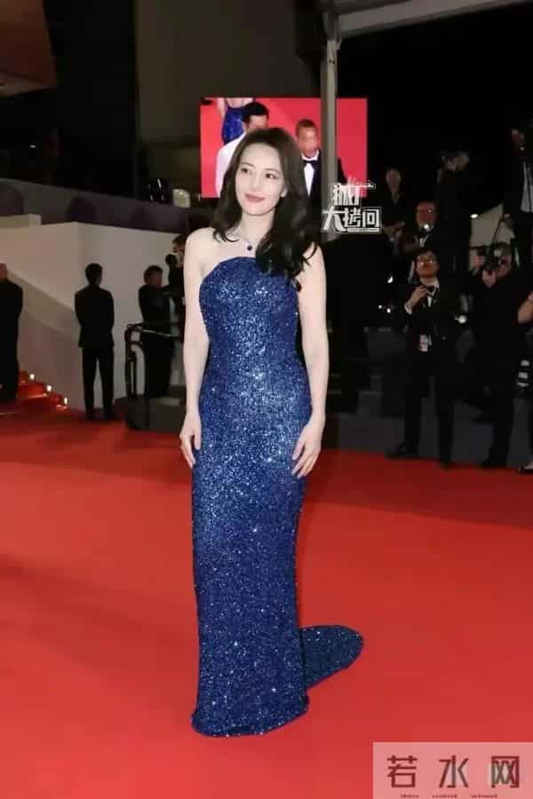 高圆圆日渐丰腴了，毕竟年龄大了