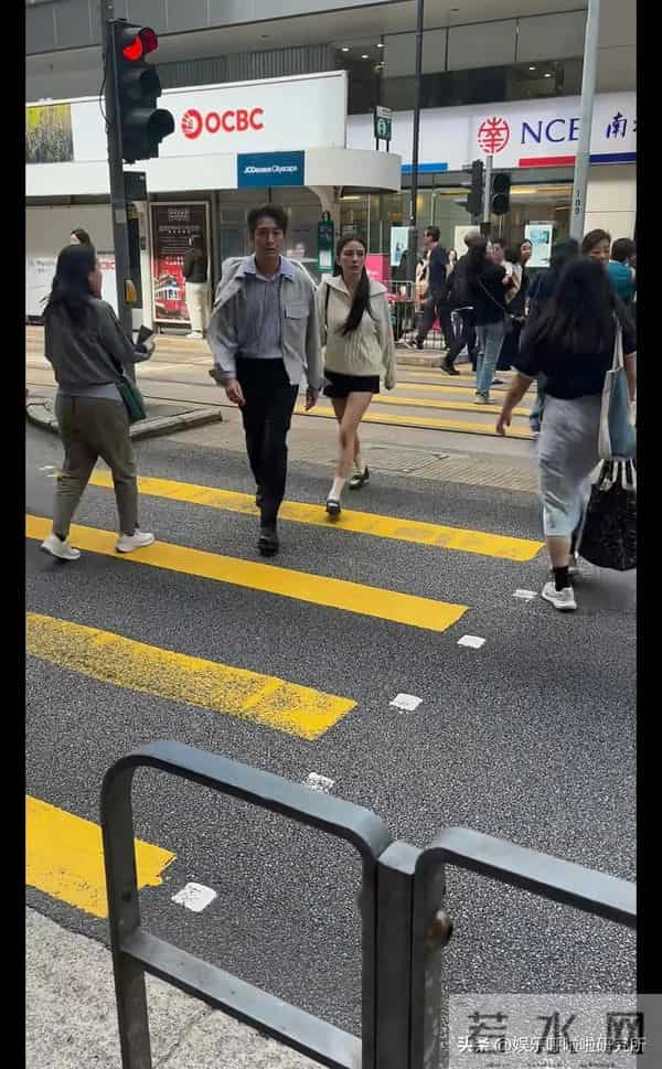 马国明携短裙靓女中环同行被拍!女方身份曝光,视帝亲自回应