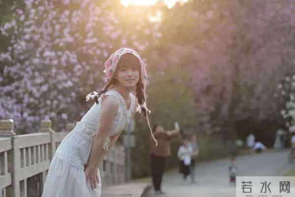 汤音璇｜清纯甜美写真，春日漫步，花海中的甜美少女