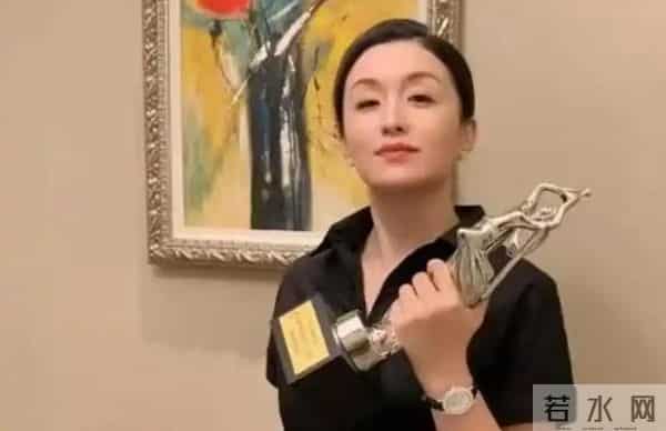 唐嫣新剧《爱情没有神话》遭央视撤档