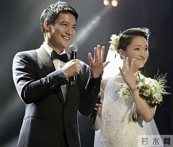 51岁的周迅是一位“实力派演员”,出演的角色都十分出彩