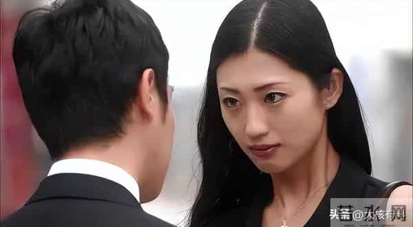 日本性感女王坛蜜:身材火辣拍全裸写真,用大尺度私照为自己拉票