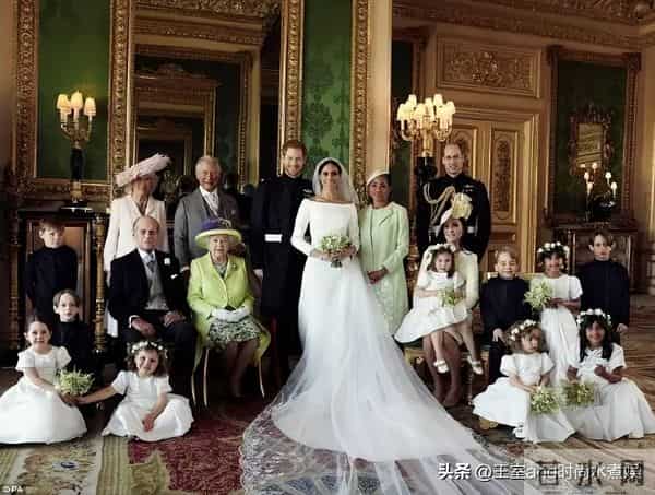 梅根最新亮相!时隔7年重回片场拍戏,衣服皱巴巴,身材也好臃肿