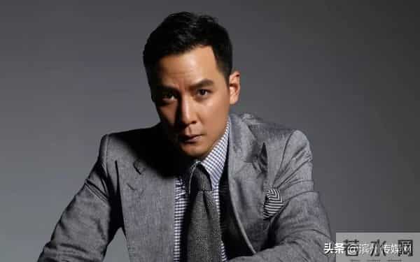 吴彦祖晒和妻子新合照，透露时隔23年再次一起工作：太棒了；结婚15年育有一女，去年示爱“没你我活不下去”